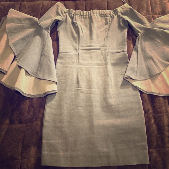 Dresses & Skirts - Off the shoulders baby blue party occasion dress